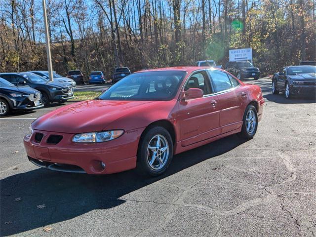 Photo of 1999 Bright Red Pontiac Grand Prix