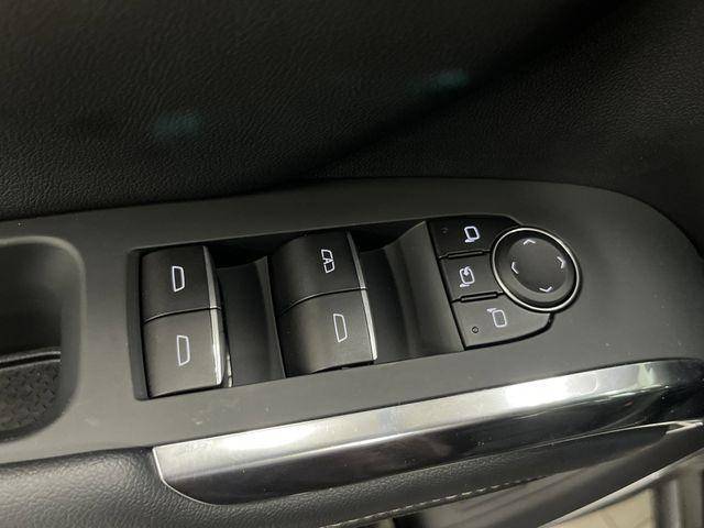 Photo of 2025 Mosaic Black Metallic Chevrolet Traverse