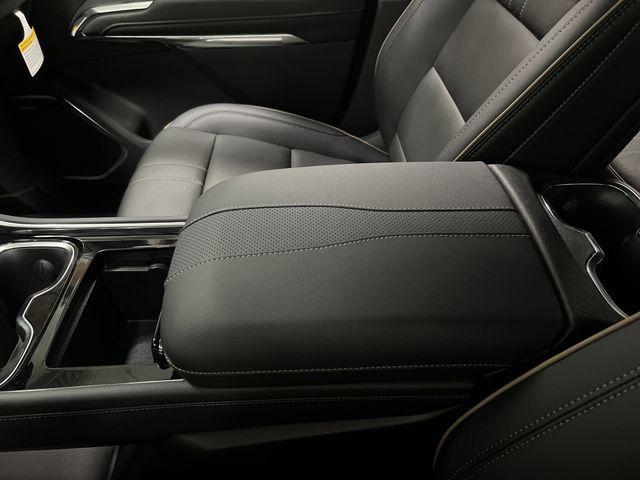 Photo of 2025 Mosaic Black Metallic Chevrolet Traverse