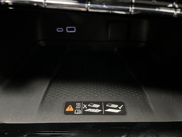 Photo of 2025 Mosaic Black Metallic Chevrolet Traverse