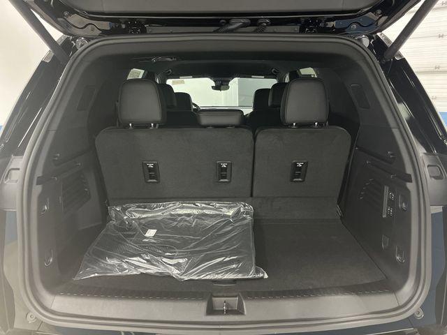 Photo of 2025 Mosaic Black Metallic Chevrolet Traverse