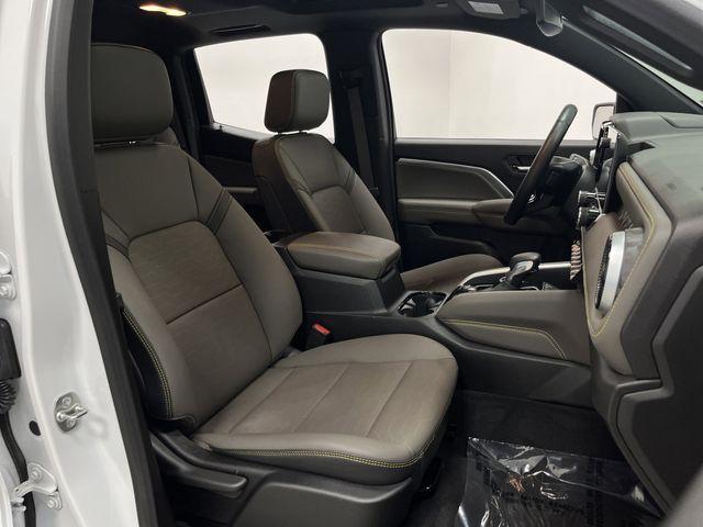 Photo of 2024 Summit White Chevrolet Colorado