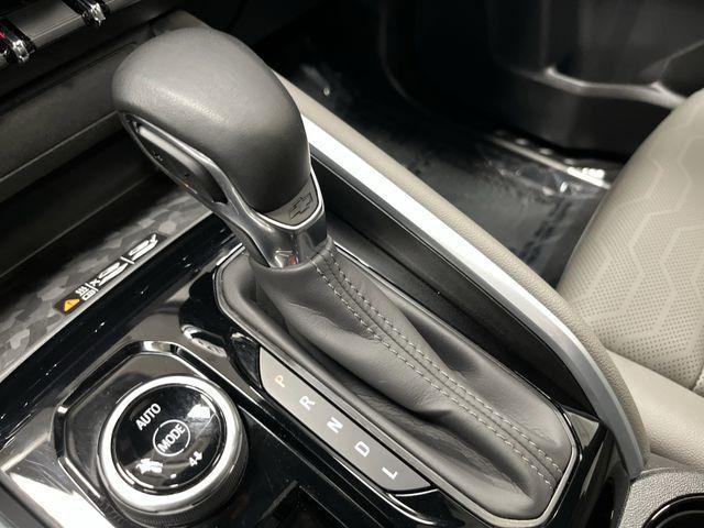 Photo of 2024 Summit White Chevrolet Colorado