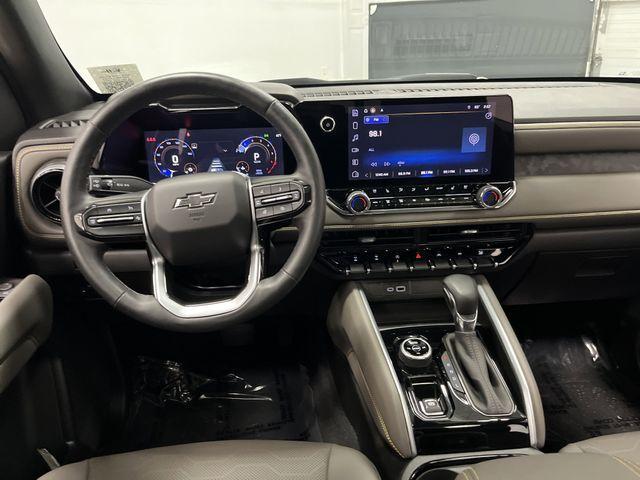 Photo of 2024 Summit White Chevrolet Colorado