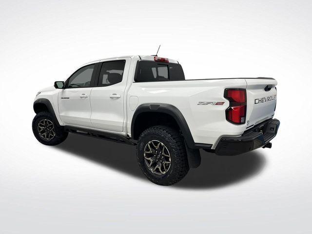 Photo of 2024 Summit White Chevrolet Colorado