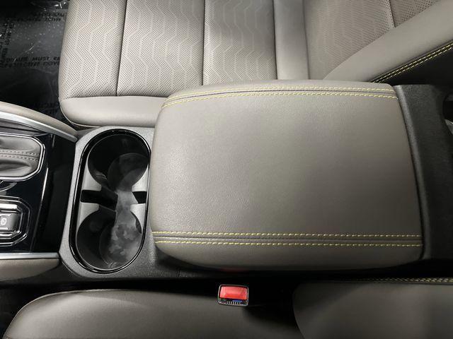 Photo of 2024 Summit White Chevrolet Colorado