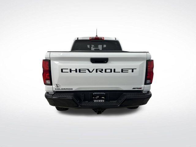Photo of 2024 Summit White Chevrolet Colorado