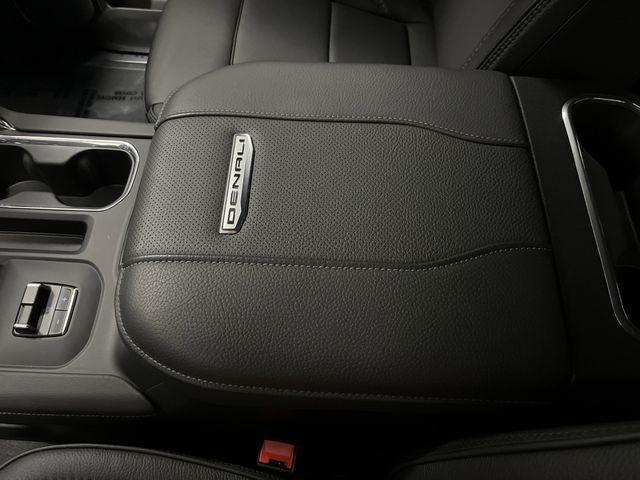 Photo of 2025 Summit White GMC Sierra 2500
