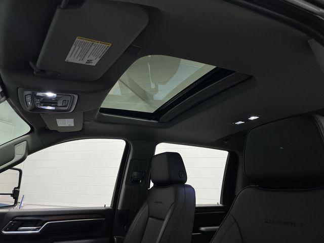 Photo of 2025 Summit White GMC Sierra 2500