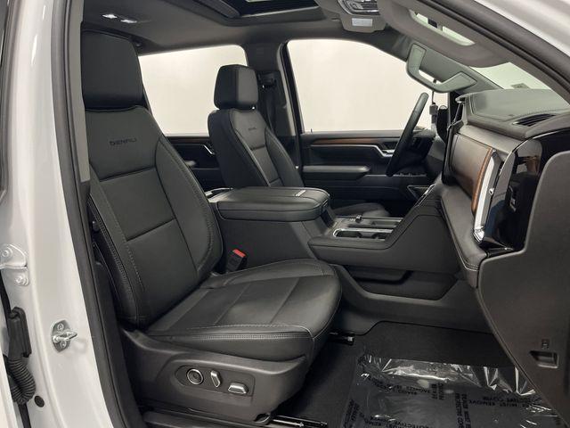 Photo of 2025 Summit White GMC Sierra 2500