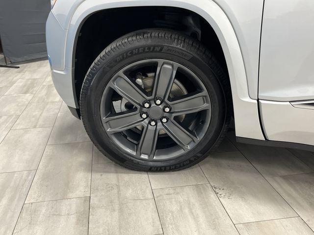 Photo of 2019 Quicksilver Metallic GMC Acadia