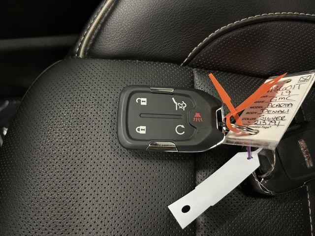 Photo of 2019 Quicksilver Metallic GMC Acadia