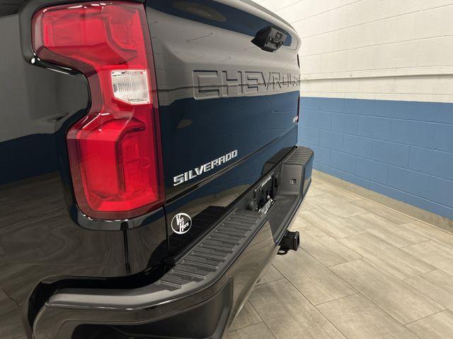 Photo of 2025 Black Chevrolet Silverado 1500