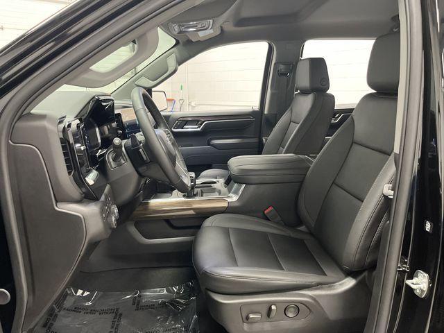 Photo of 2025 Black Chevrolet Silverado 1500