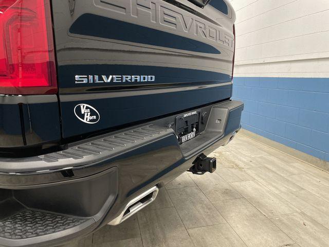Photo of 2024 Black Chevrolet Silverado 1500