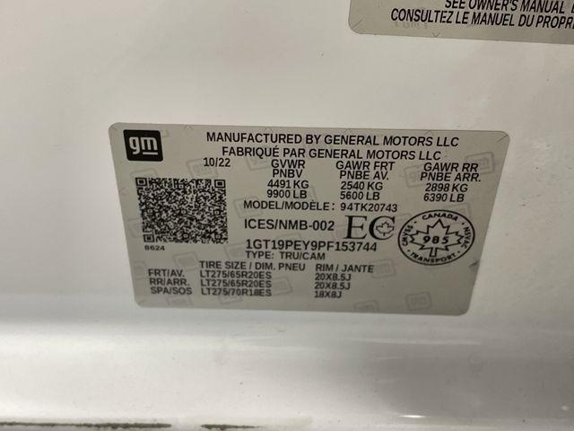 Photo of 2023 Summit White GMC Sierra 2500