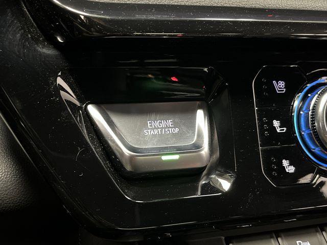 Photo of 2022 Summit White GMC Sierra 1500