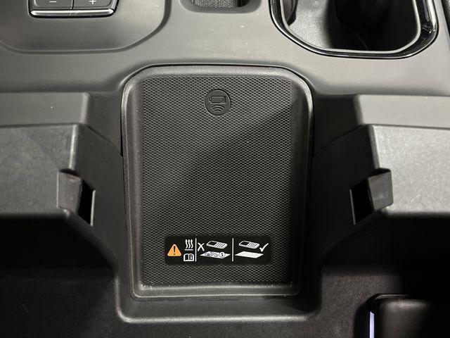 Photo of 2022 Summit White GMC Sierra 1500