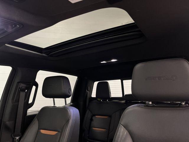 Photo of 2022 Summit White GMC Sierra 1500
