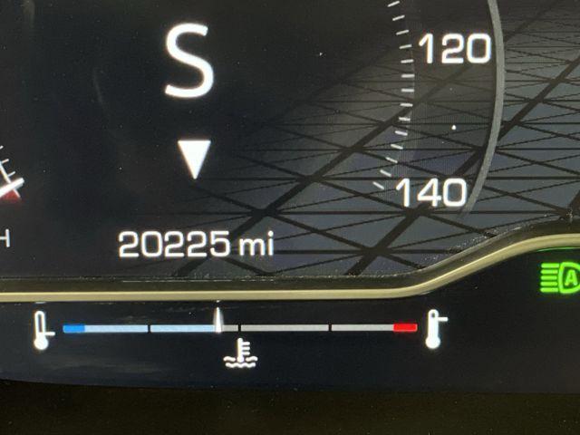 Photo of 2023 White Frost Tri-Coat GMC Yukon XL