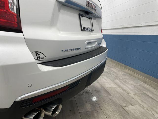 Photo of 2023 White Frost Tri-Coat GMC Yukon XL