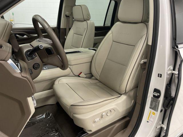 Photo of 2023 White Frost Tri-Coat GMC Yukon XL