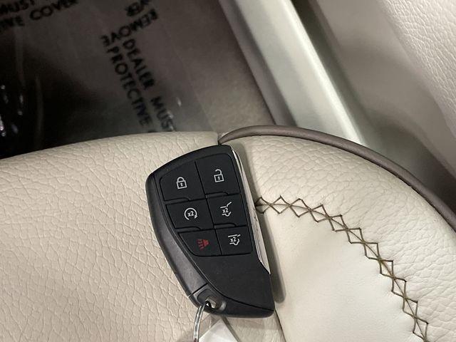Photo of 2023 White Frost Tri-Coat GMC Yukon XL