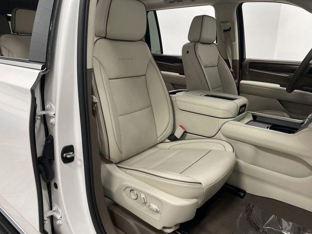 Photo of 2023 White Frost Tri-Coat GMC Yukon XL