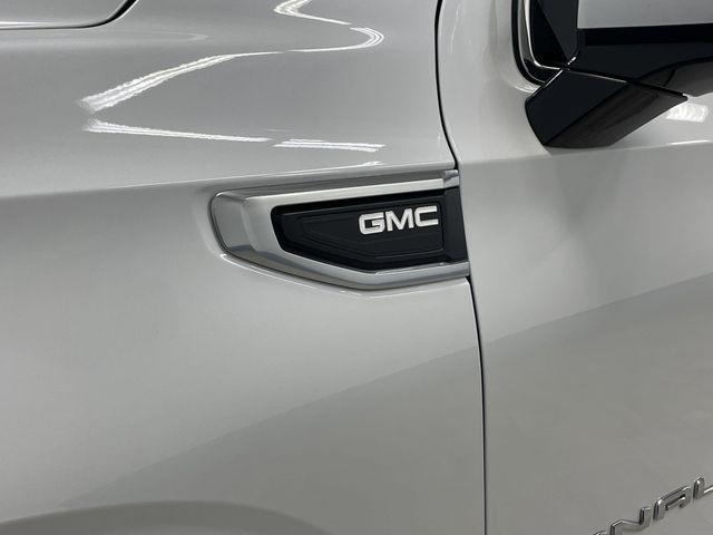 Photo of 2023 White Frost Tri-Coat GMC Yukon XL