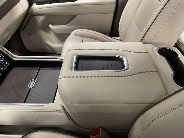 Photo of 2023 White Frost Tri-Coat GMC Yukon XL