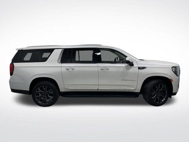 Photo of 2023 White Frost Tri-Coat GMC Yukon XL