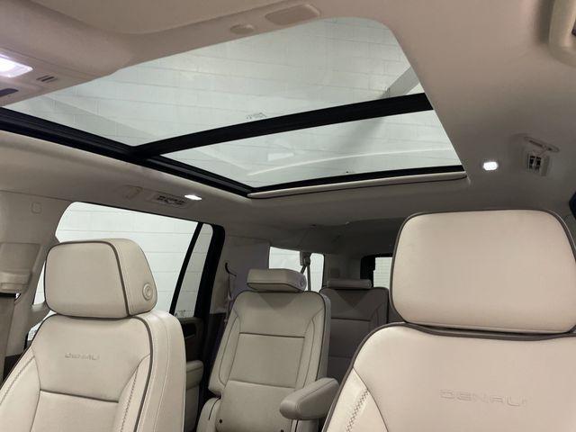 Photo of 2023 White Frost Tri-Coat GMC Yukon XL