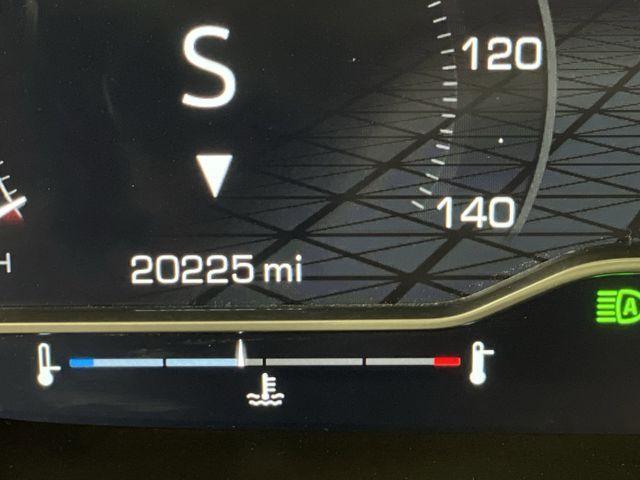 Photo of 2023 White Frost Tri-Coat GMC Yukon XL