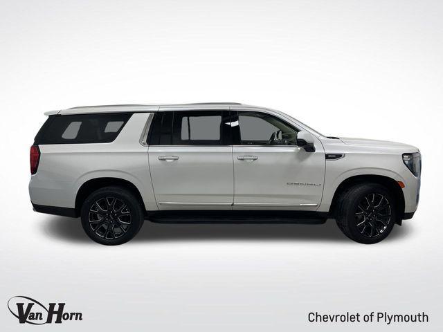 Photo of 2023 White Frost Tri-Coat GMC Yukon XL