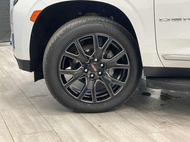Photo of 2023 White Frost Tri-Coat GMC Yukon XL