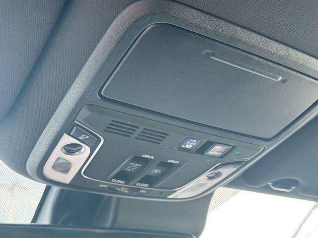 Photo of 2022 Sonic Gray Pearl Honda Pilot