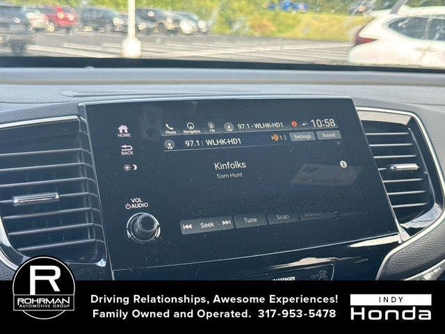 Photo of 2022 Sonic Gray Pearl Honda Pilot