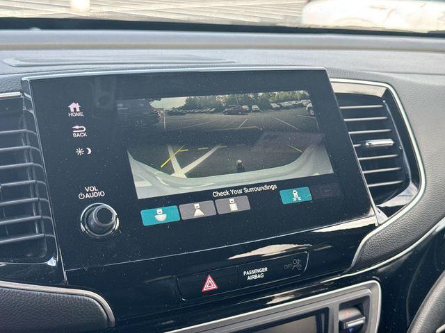 Photo of 2022 Sonic Gray Pearl Honda Pilot