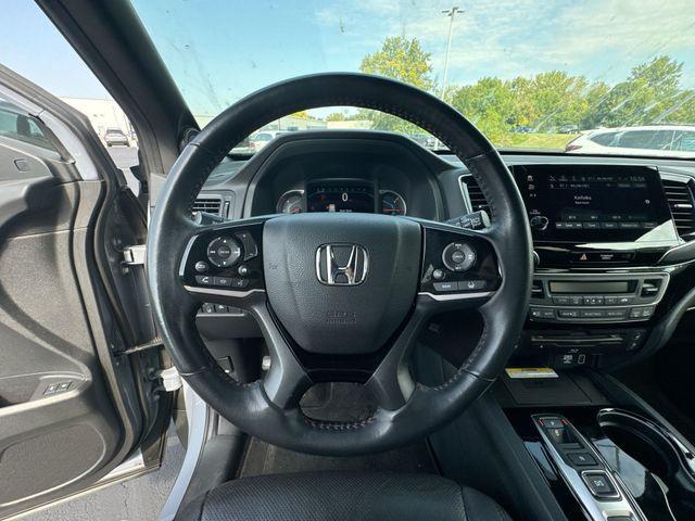 Photo of 2022 Sonic Gray Pearl Honda Pilot