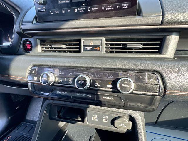 Photo of 2024 Crystal Black Pearl Honda Pilot