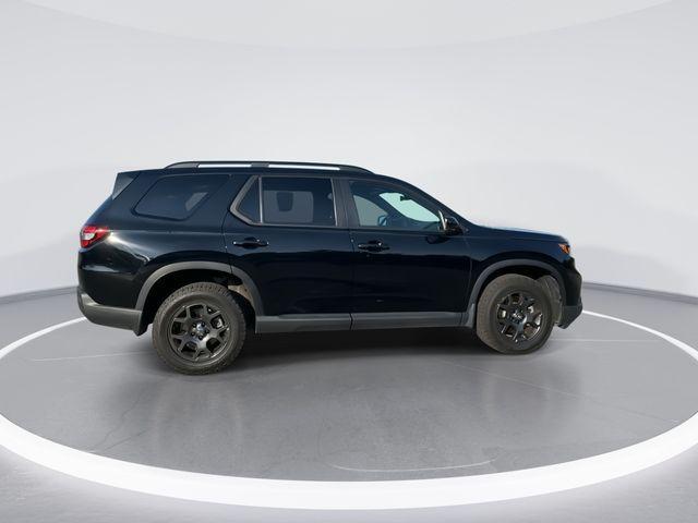 Photo of 2024 Crystal Black Pearl Honda Pilot