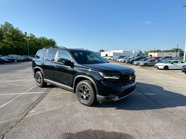 Photo of 2024 Crystal Black Pearl Honda Pilot