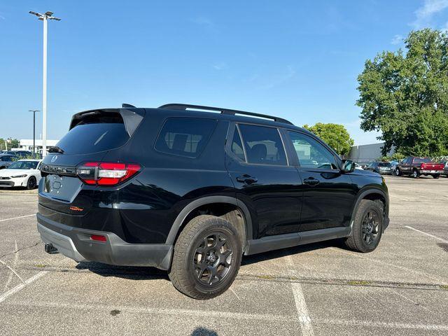 Photo of 2024 Crystal Black Pearl Honda Pilot