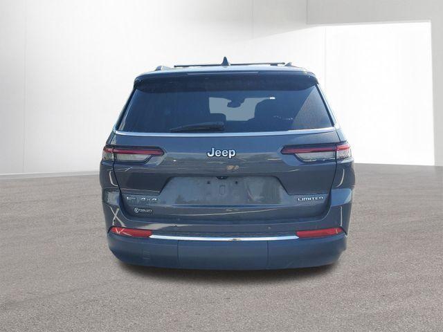 Photo of 2022 Metallic Jeep Grand Cherokee L