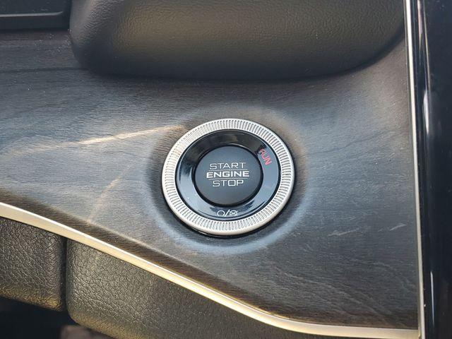 Photo of 2022 Metallic Jeep Grand Cherokee L