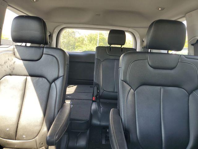 Photo of 2022 Metallic Jeep Grand Cherokee L