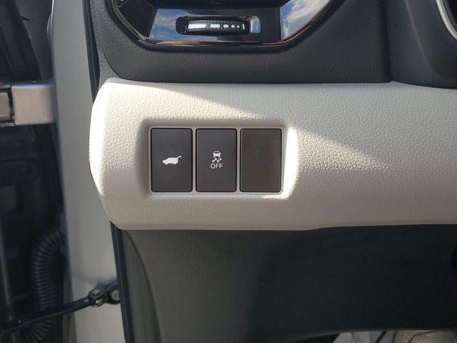 Photo of 2023 Lunar Silver Metallic Honda Pilot