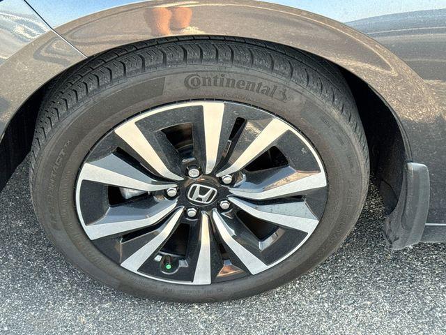 Photo of 2023 Meteorite Gray Metallic Honda Civic