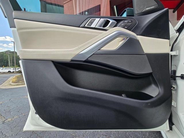 Photo of 2020 Mineral White Metallic BMW X6