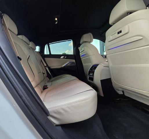 Photo of 2020 Mineral White Metallic BMW X6